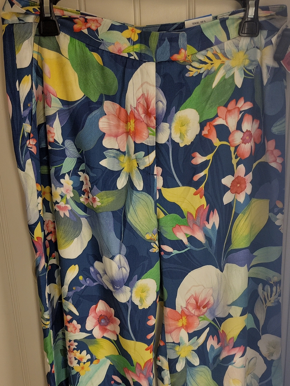 J. McLaughlin Broderick Tropical Floral Wide Leg Casual Pant Size 8- Tencel NEW